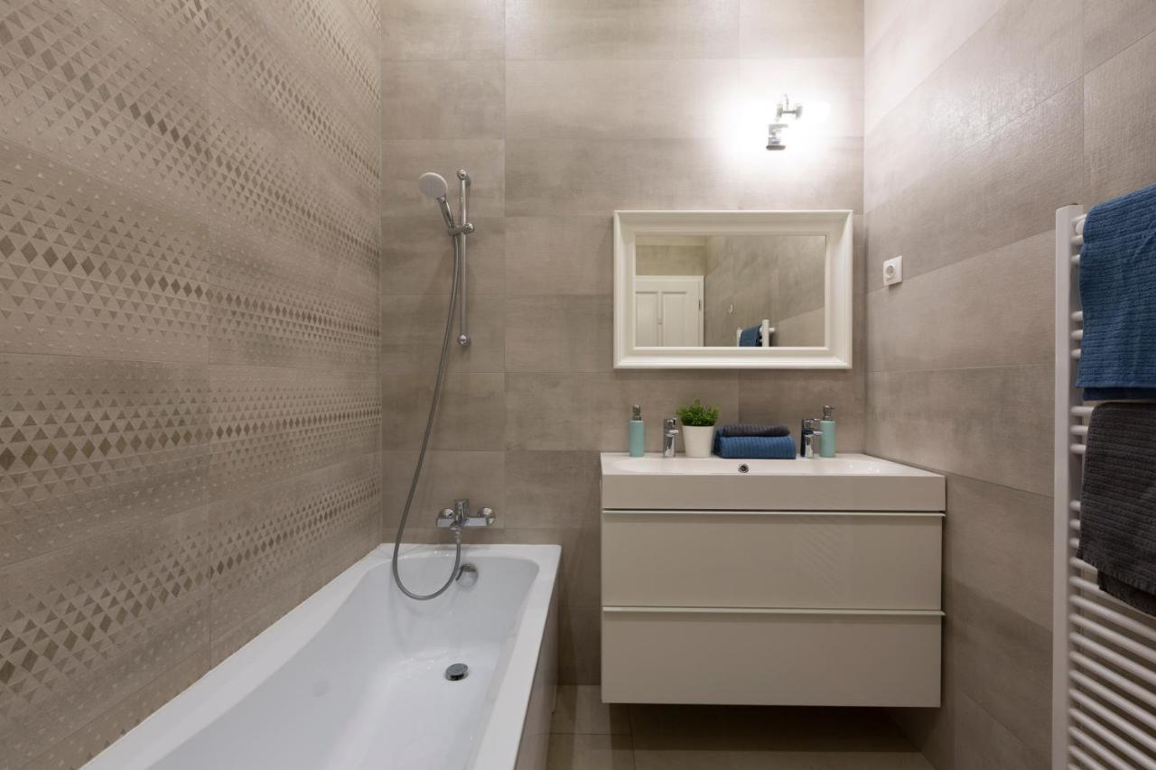 Luxury Quentin Apartment 3 Bedrm, 2 Bathrm Будапеща Екстериор снимка