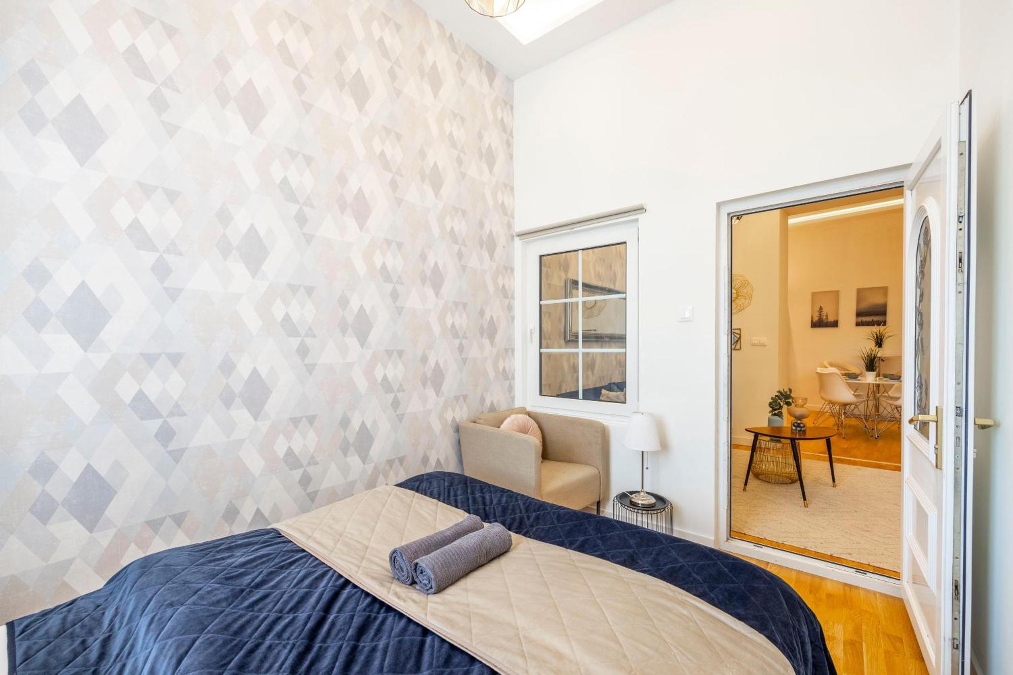 Luxury Quentin Apartment 3 Bedrm, 2 Bathrm Будапеща Екстериор снимка