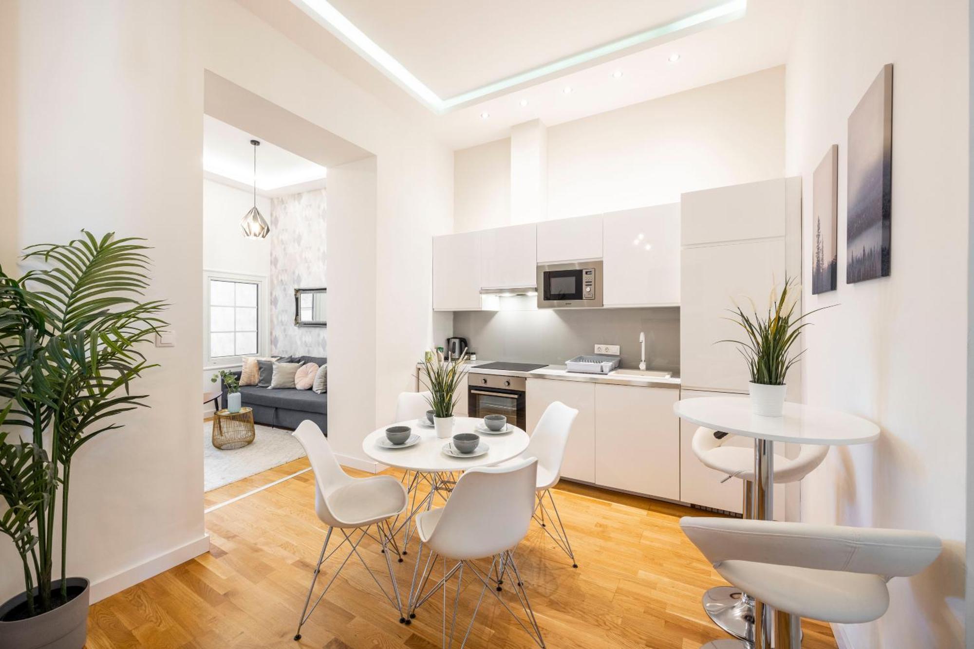 Luxury Quentin Apartment 3 Bedrm, 2 Bathrm Будапеща Екстериор снимка